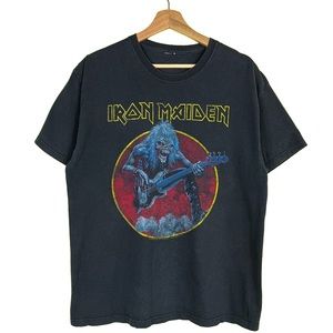 Vintage Mens Early 2000s Iron Maiden Shirt!